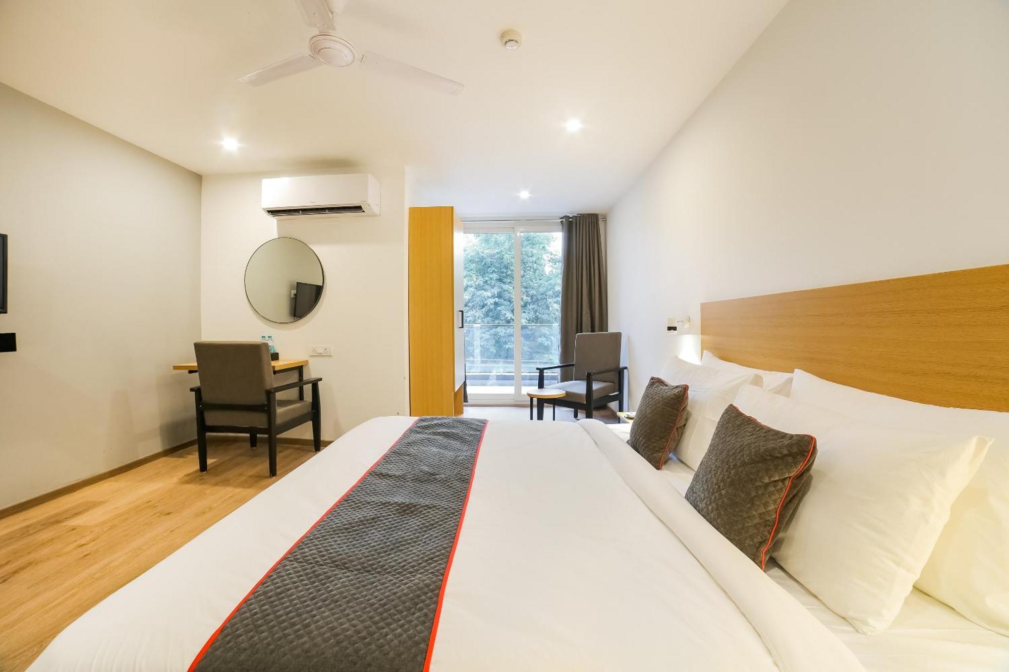 Super Townhouse Near Appu Ghar Hotel Gurgaon Exterior foto